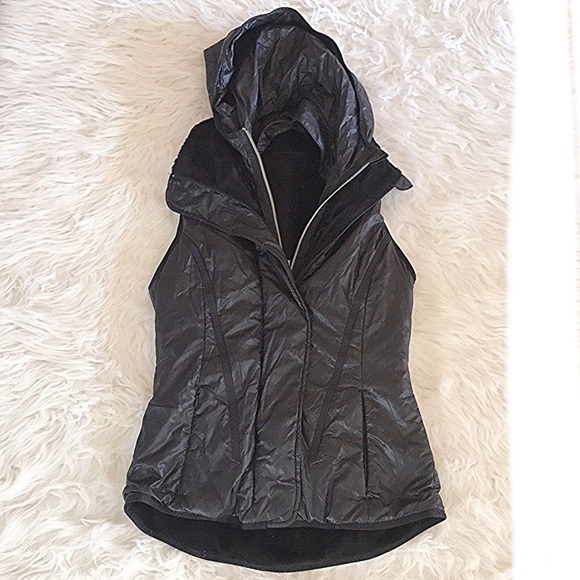 lululemon athletica Jackets & Blazers - Lululemon black glacier vest RARE